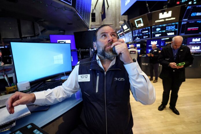 Wall St Heads for Weekly Losses as Tech Jitters Offset Inflation Relief